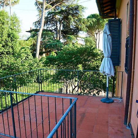 Chic Apt In Villa - Dolcevita Holiday Florence Exterior photo