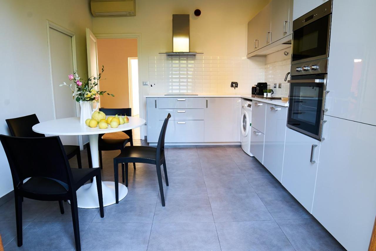 Chic Apt In Villa - Dolcevita Holiday Florence Exterior photo